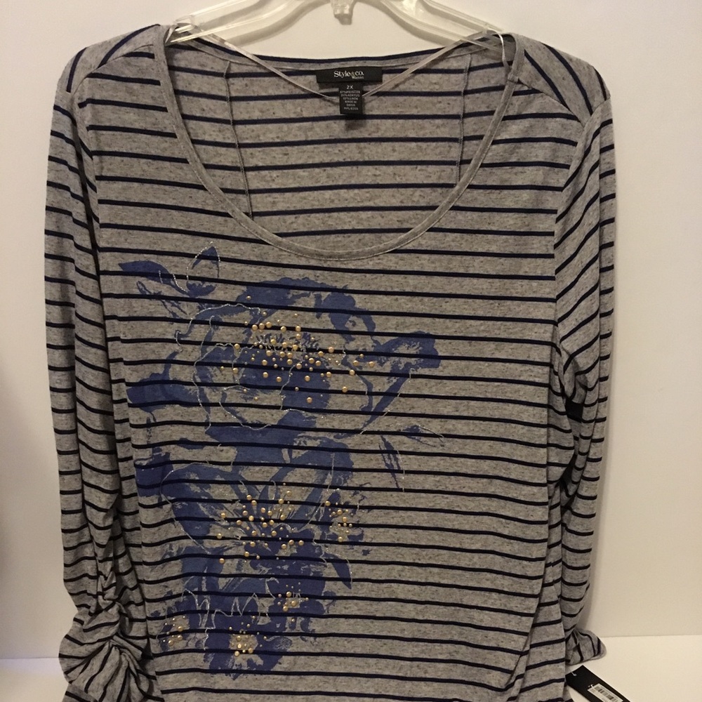 Style & Co LT HTHR Blue Top with Flower